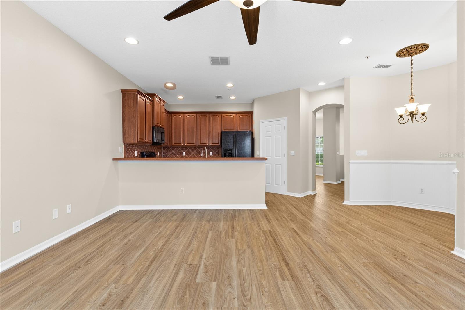 Image 10 of 41 For 1062 Wickerwood Street