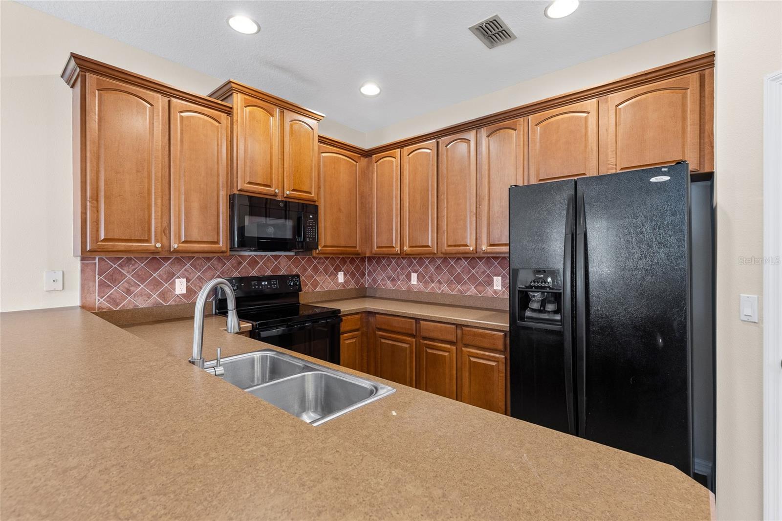 Image 17 of 41 For 1062 Wickerwood Street