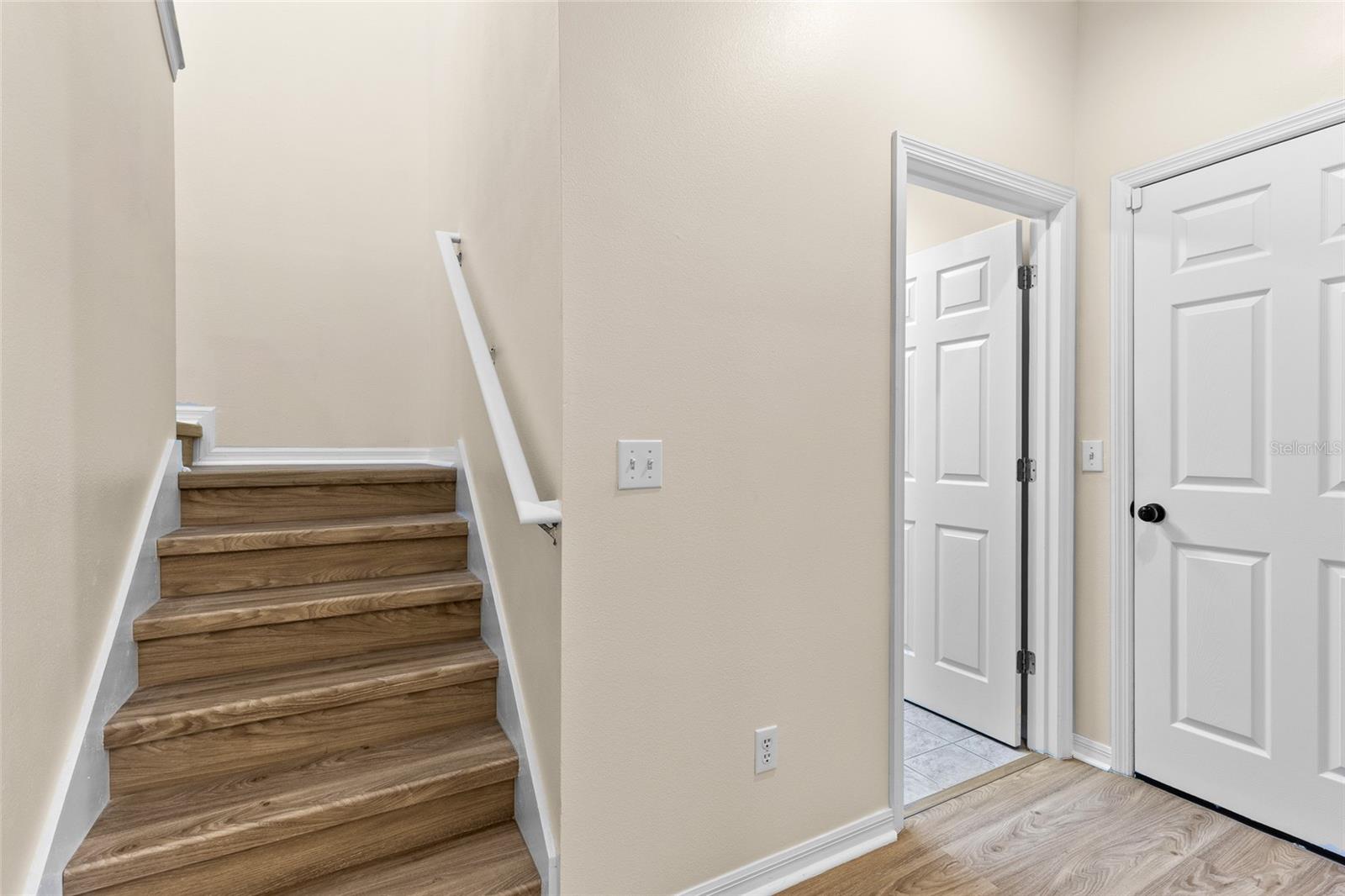 Image 18 of 41 For 1062 Wickerwood Street