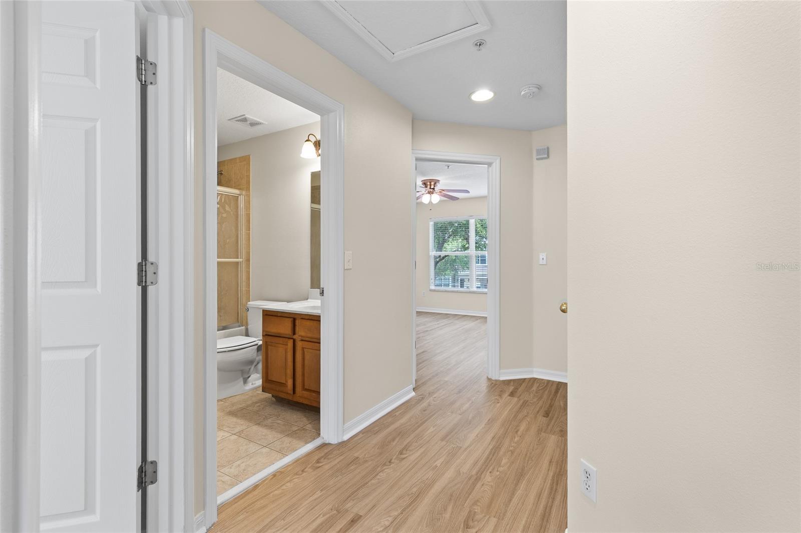 Image 20 of 41 For 1062 Wickerwood Street