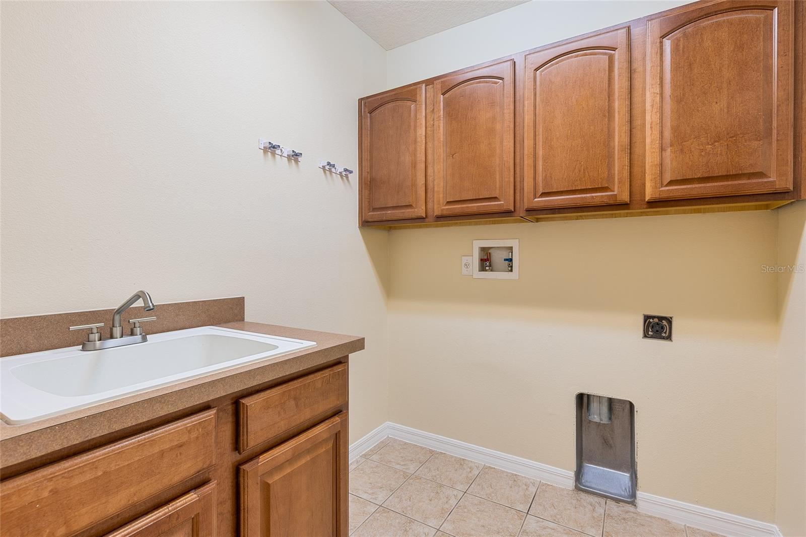 Image 32 of 41 For 1062 Wickerwood Street