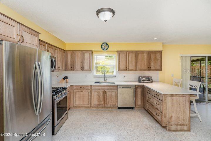 Image 12 of 27 For 285 Hickory Avenue