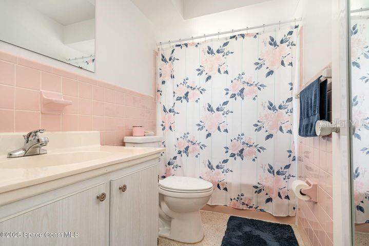 Image 17 of 27 For 285 Hickory Avenue
