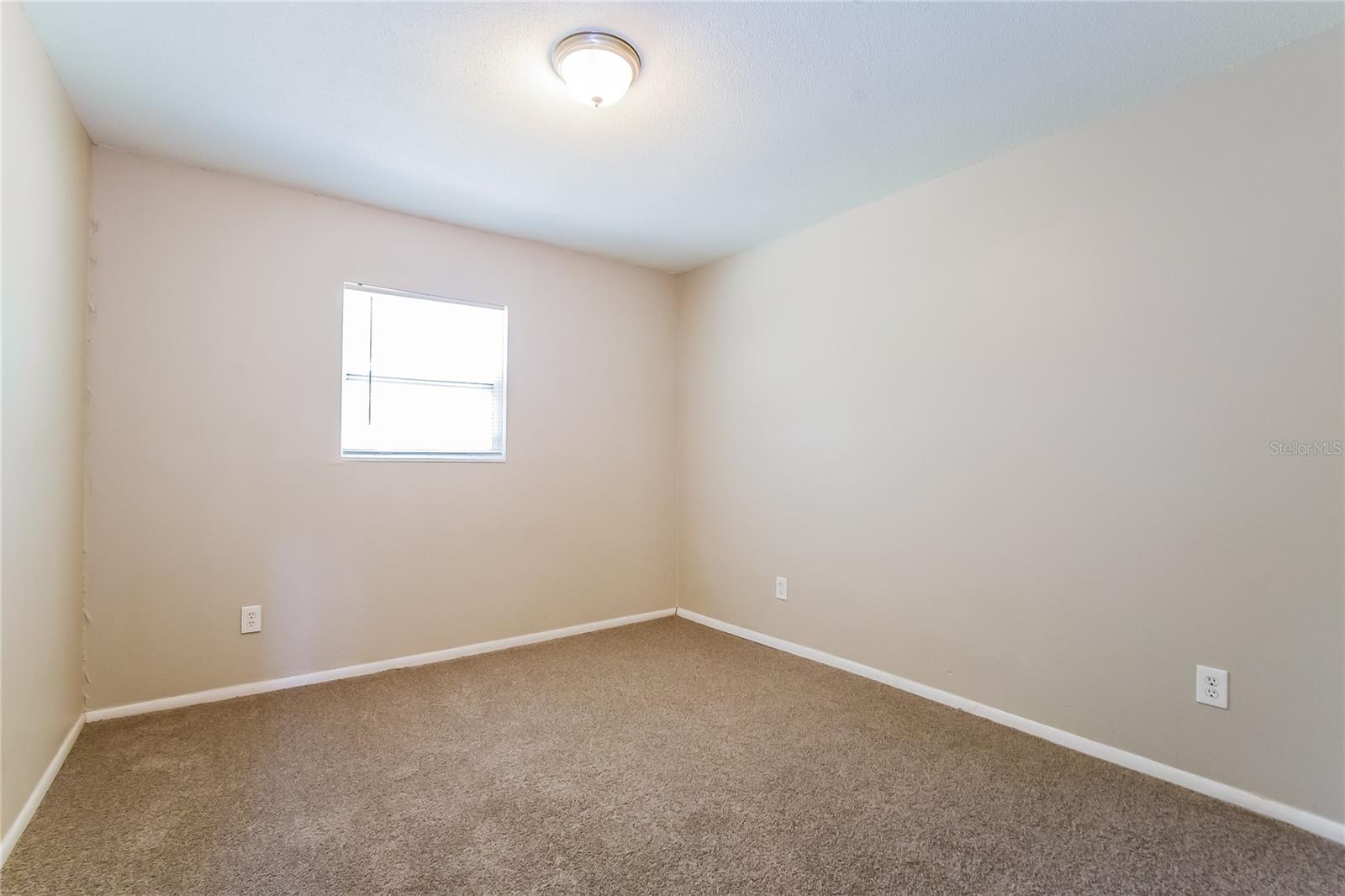 Image 14 of 16 For 1005 Park Drive