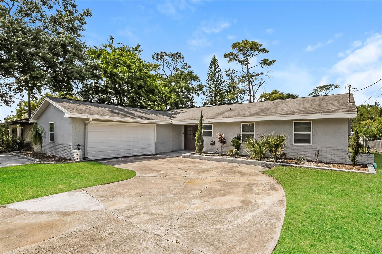 Image 3 of 16 For 1005 Park Drive