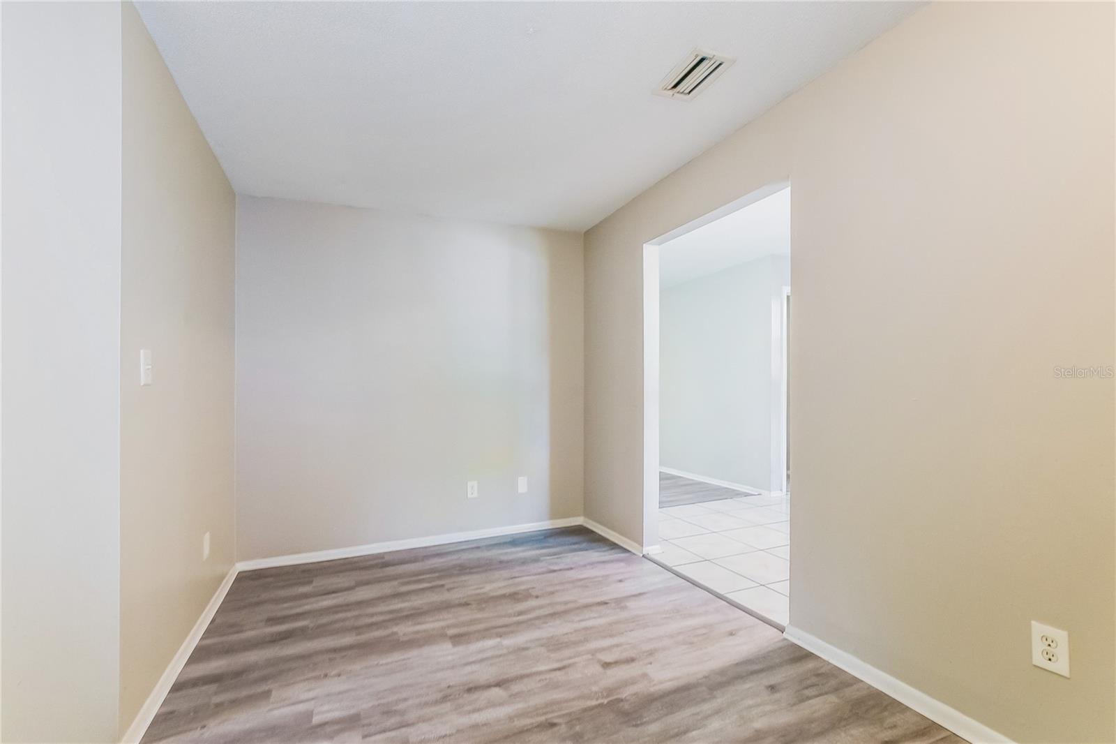 Image 6 of 16 For 1005 Park Drive