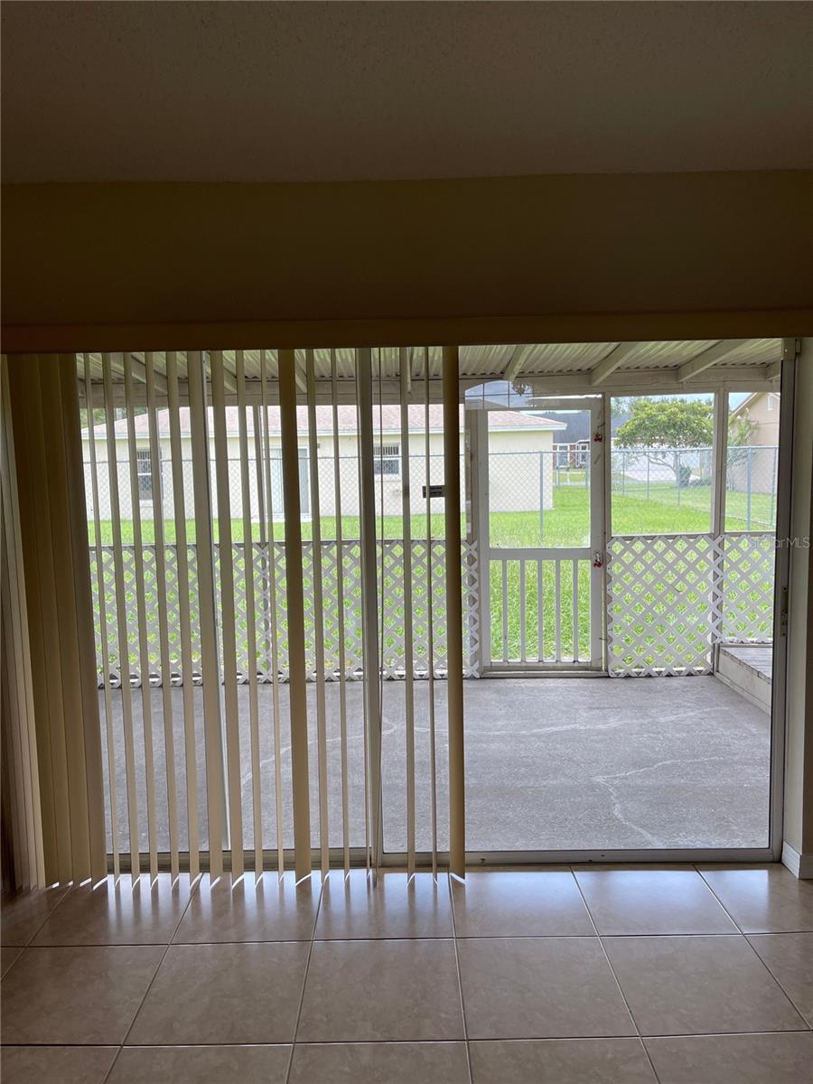 Image 11 of 30 For 207 Cranbrook Drive