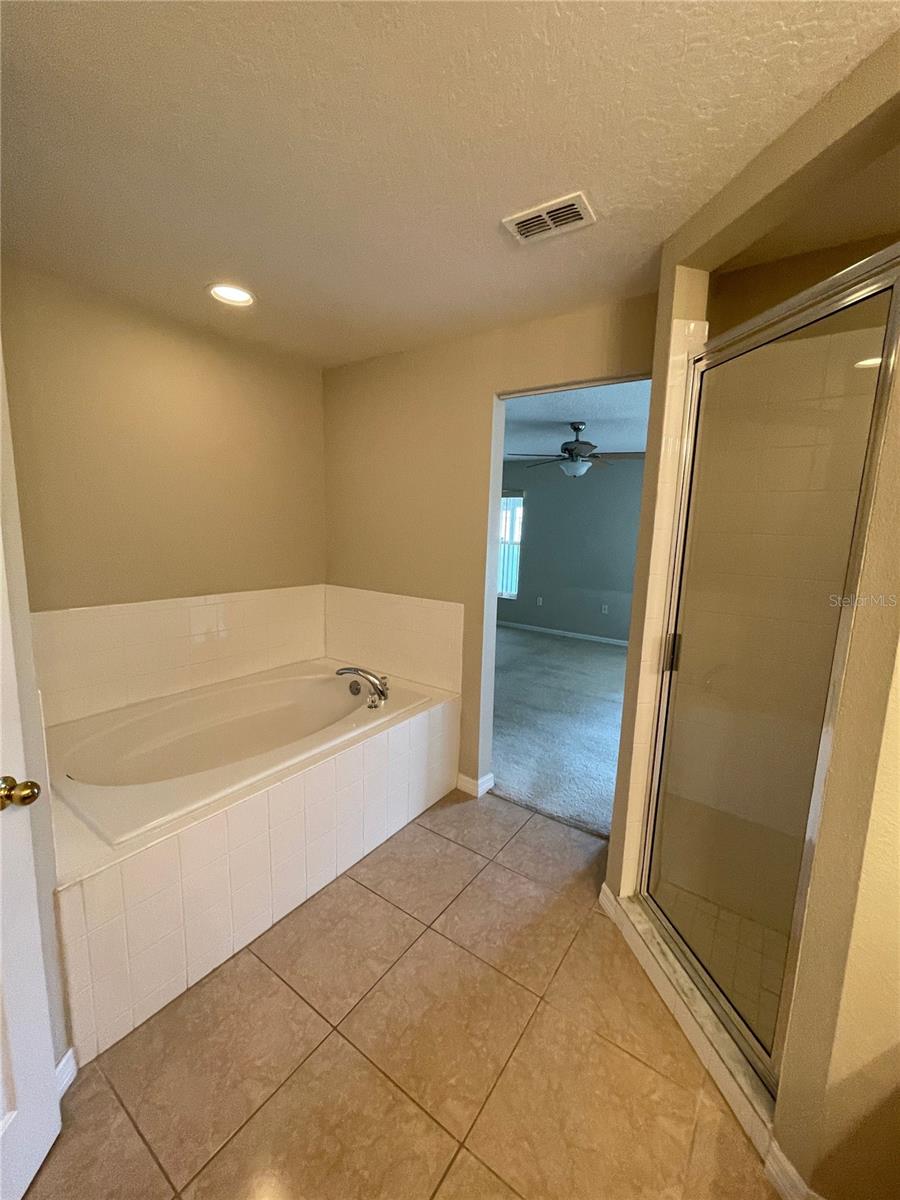 Image 17 of 30 For 207 Cranbrook Drive