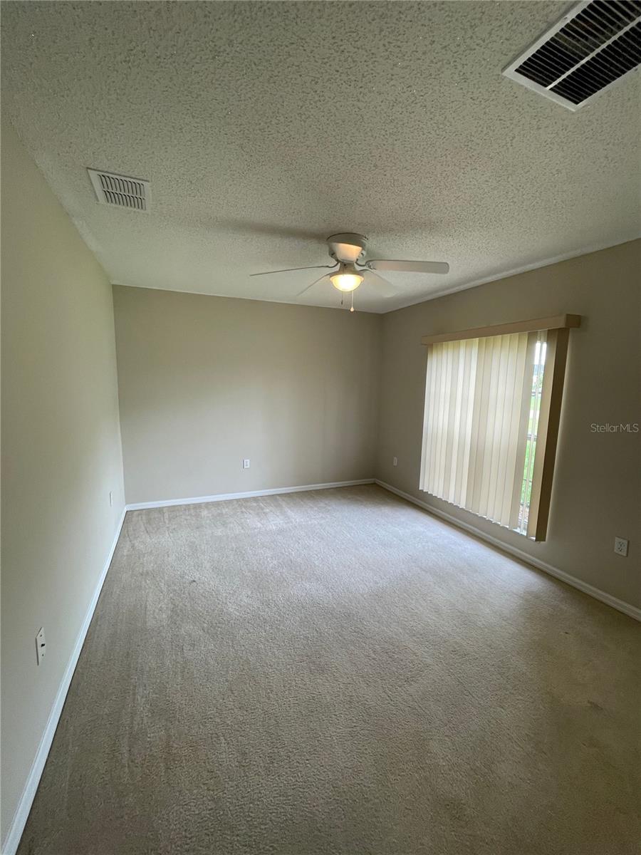 Image 21 of 30 For 207 Cranbrook Drive