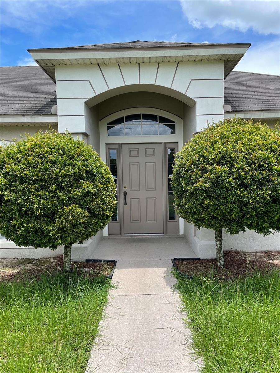 Image 3 of 30 For 207 Cranbrook Drive