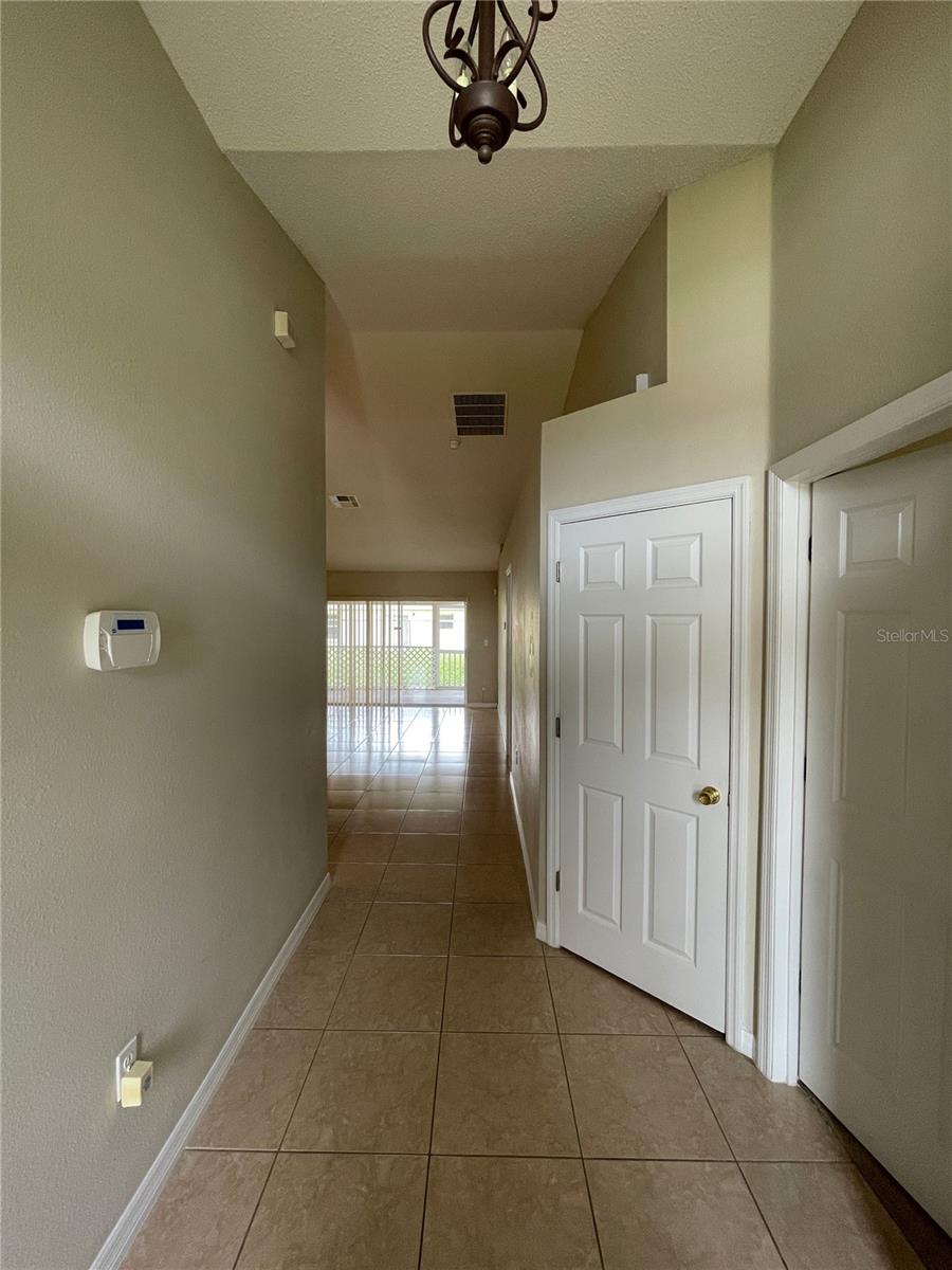 Image 5 of 30 For 207 Cranbrook Drive