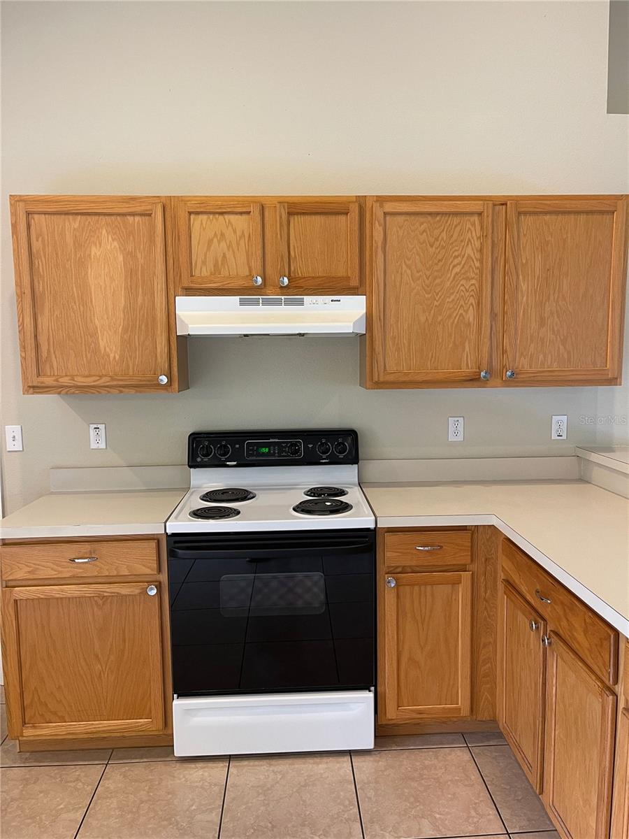 Image 9 of 30 For 207 Cranbrook Drive