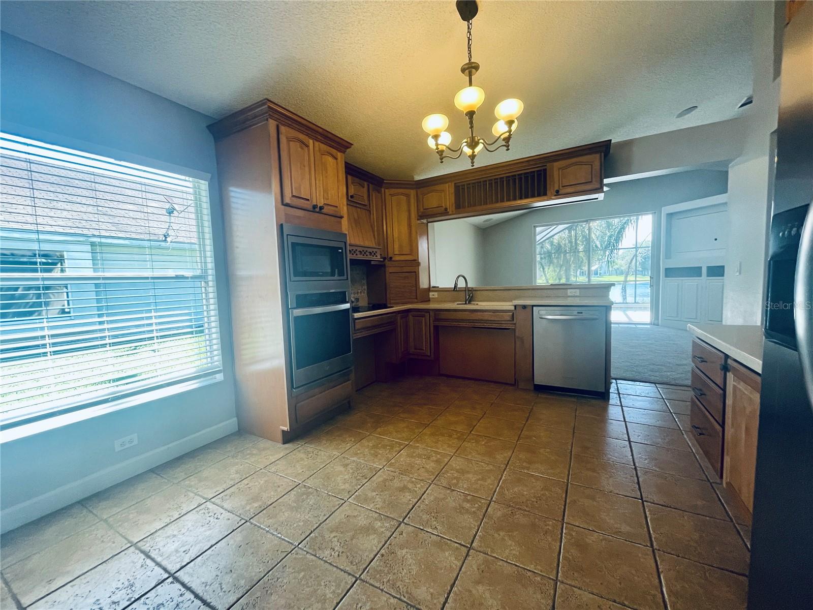 Image 10 of 20 For 1043 Ballyshannon Parkway