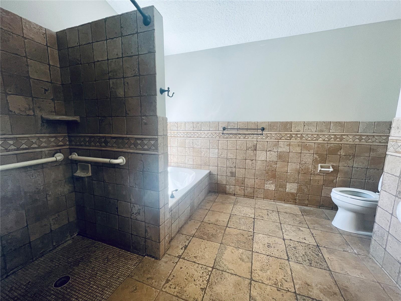 Image 5 of 20 For 1043 Ballyshannon Parkway