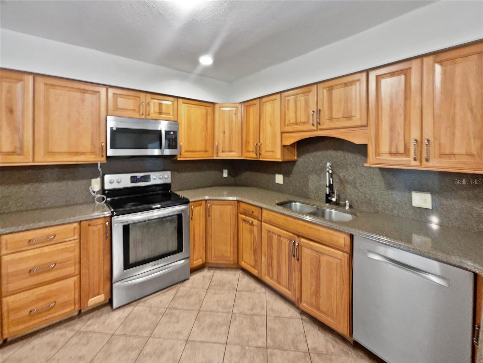 Image 13 of 23 For 13794 112th Street