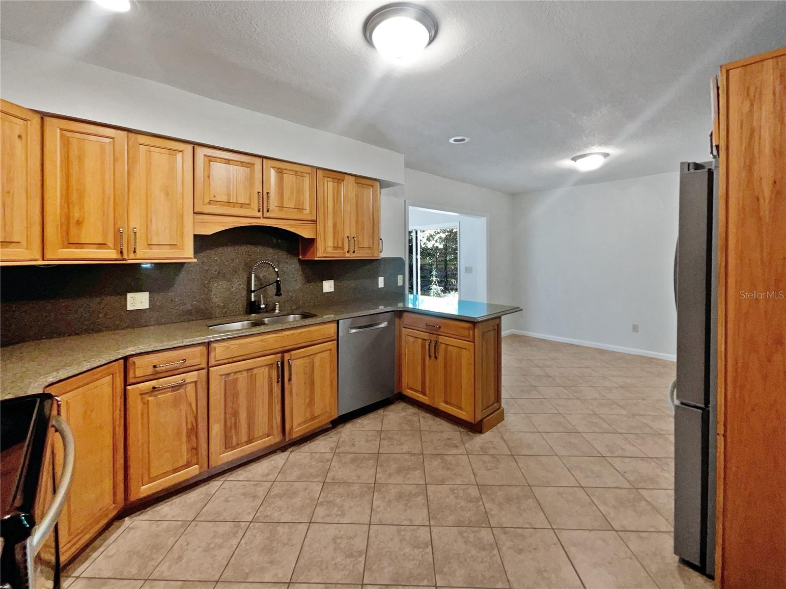 Image 6 of 23 For 13794 112th Street