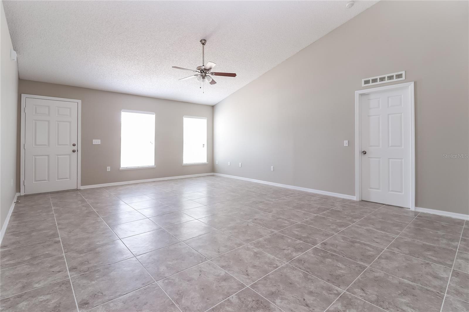 Image 2 of 15 For 927 Cambridge Court