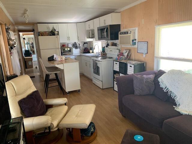 Listing photo id 8 for 12766 Seminole Boulevard 61