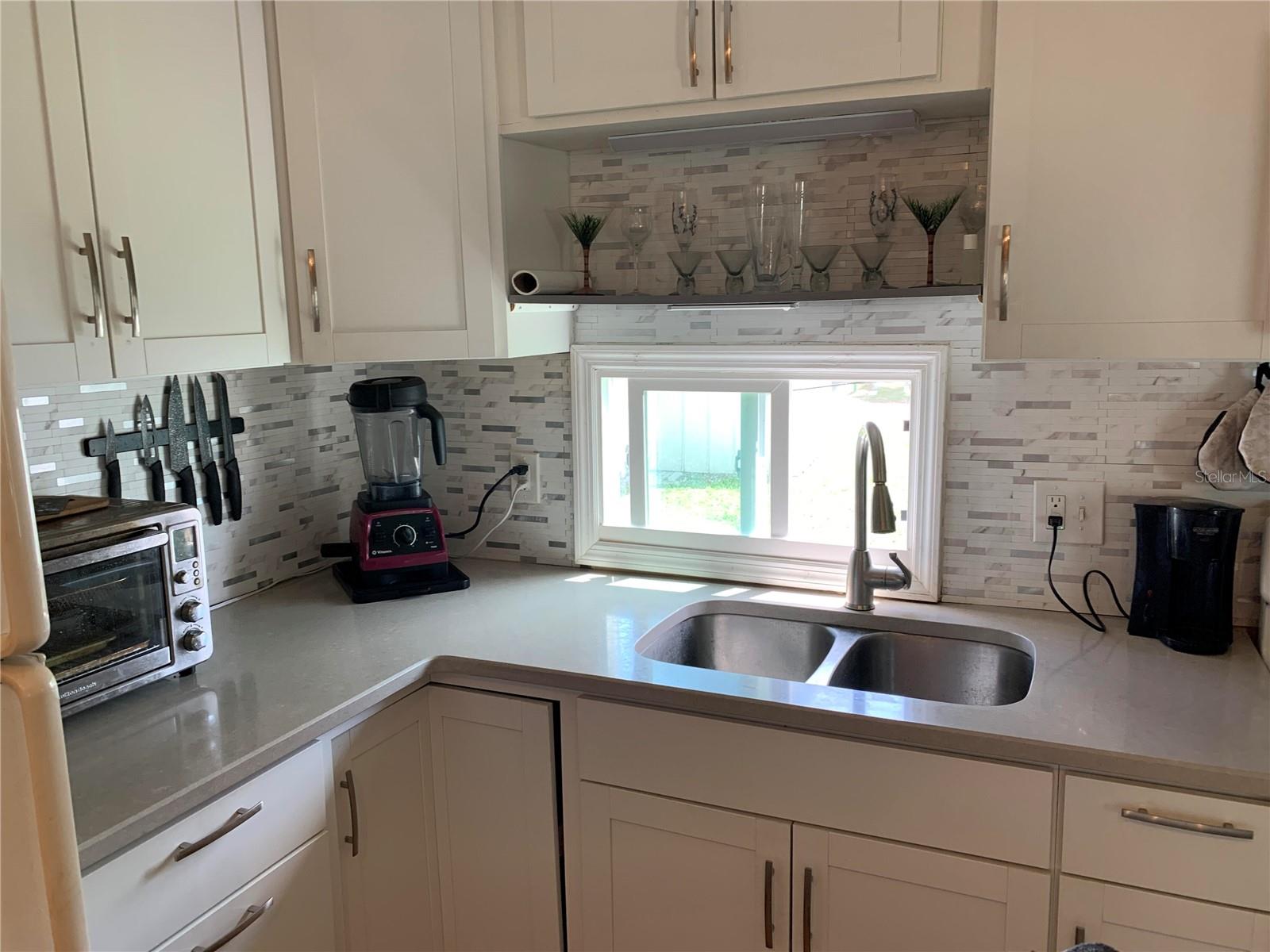 Listing photo id 10 for 12766 Seminole Boulevard 61