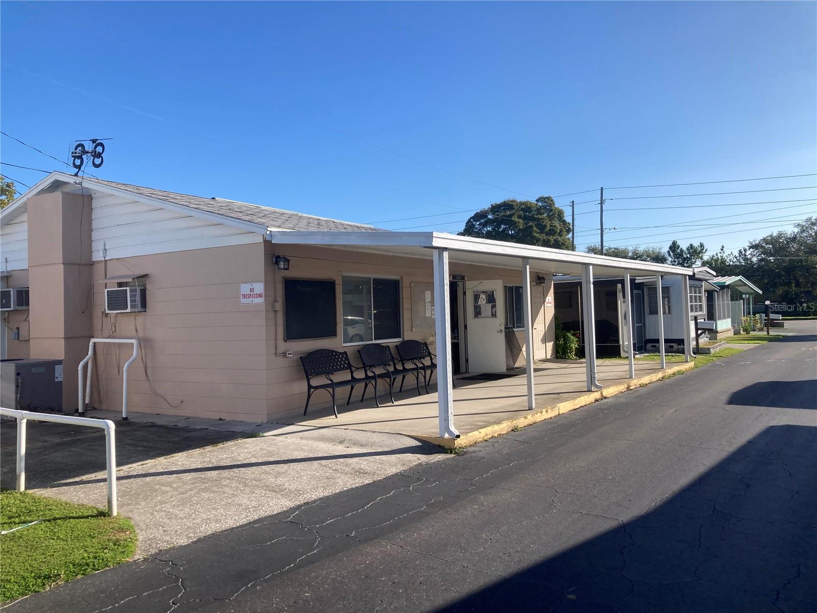 Listing photo id 24 for 12766 Seminole Boulevard 61