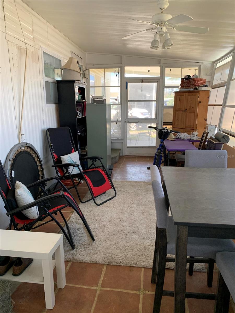 Listing photo id 6 for 12766 Seminole Boulevard 61