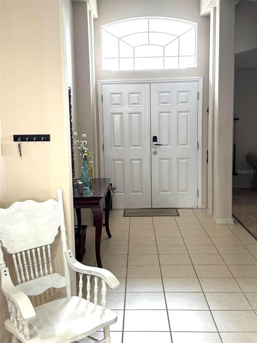 Image 6 of 19 For 800 Woodlark Drive