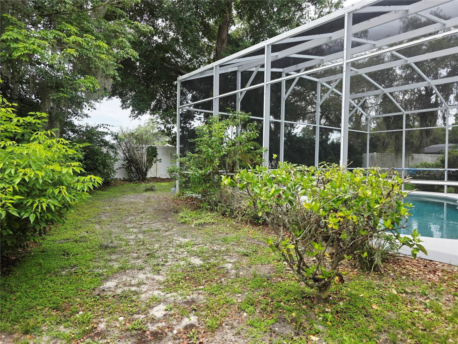 Image 36 of 53 For 635 Whitman Cove