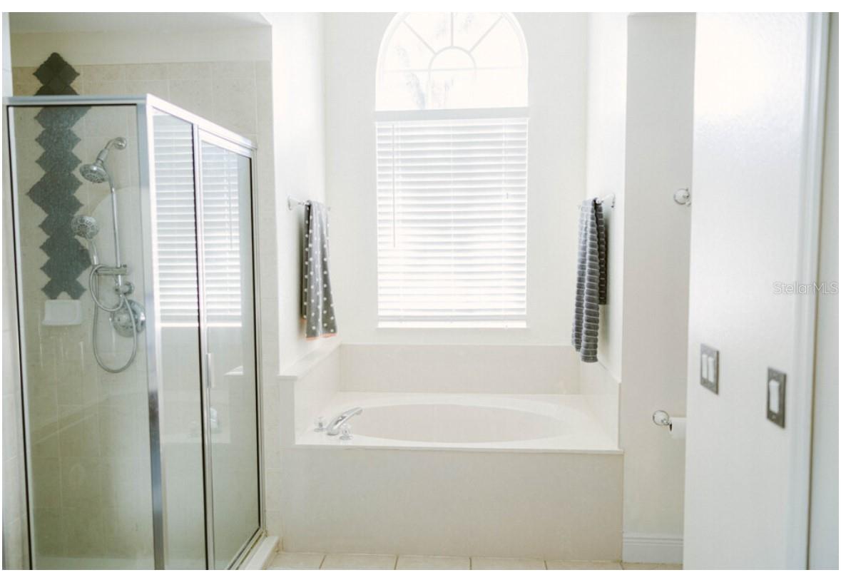 Image 10 of 32 For 2102 Applegate Drive