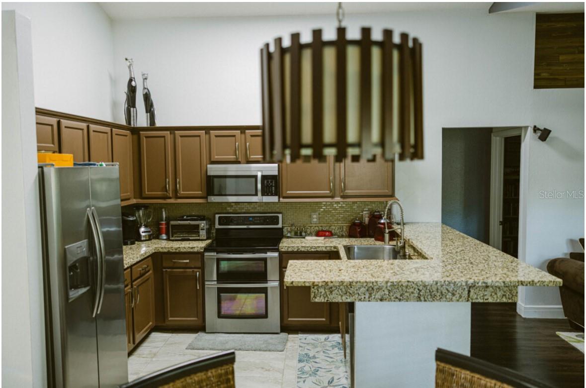 Image 17 of 32 For 2102 Applegate Drive
