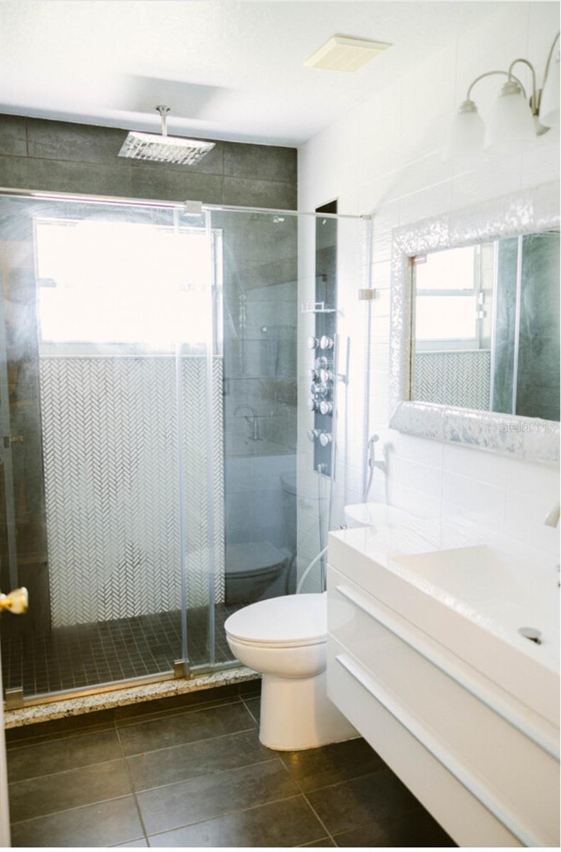 Image 24 of 32 For 2102 Applegate Drive