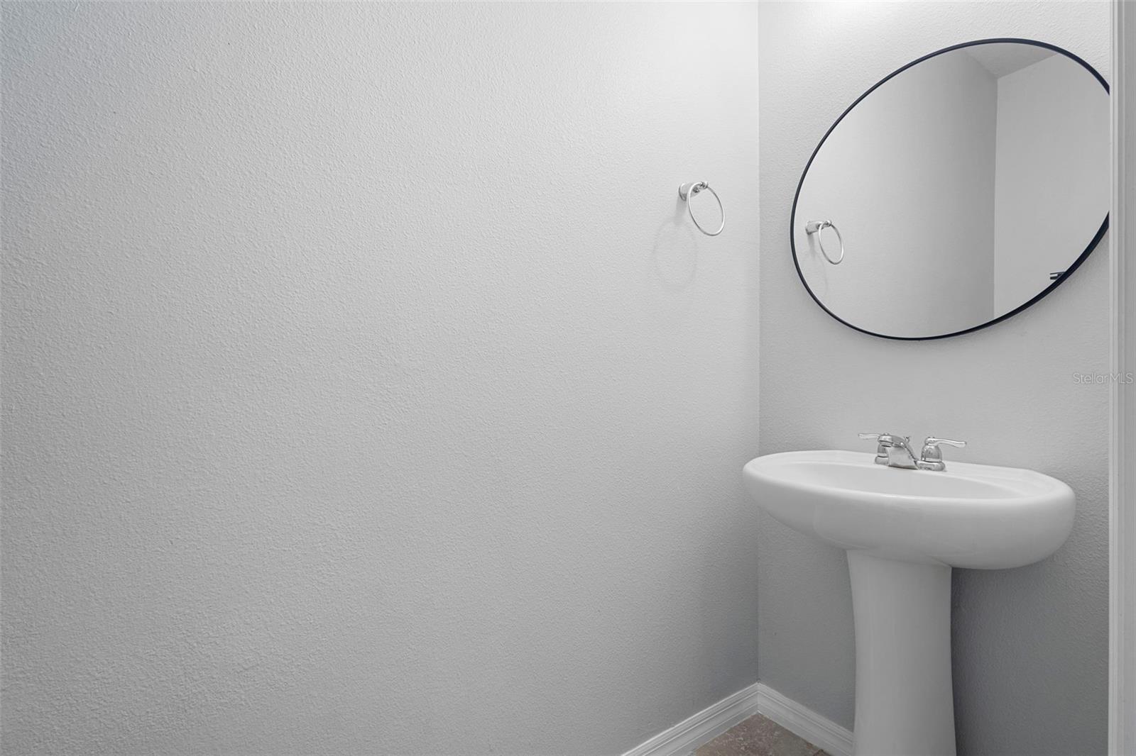 Image 17 of 26 For 6562 Goldenrod Road 80b
