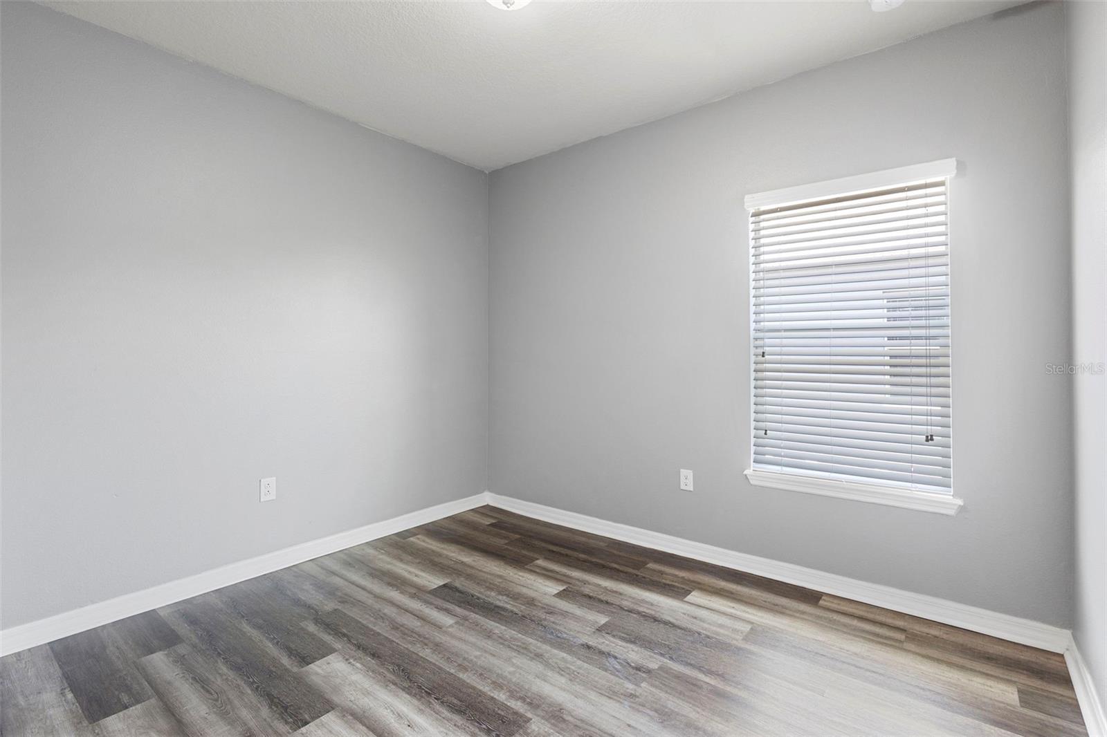 Image 21 of 26 For 6562 Goldenrod Road 80b