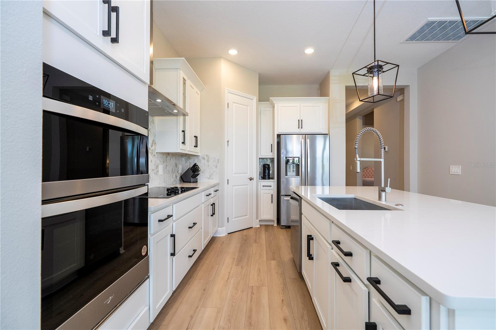 Image 10 of 95 For 16489 Silver Brook Way