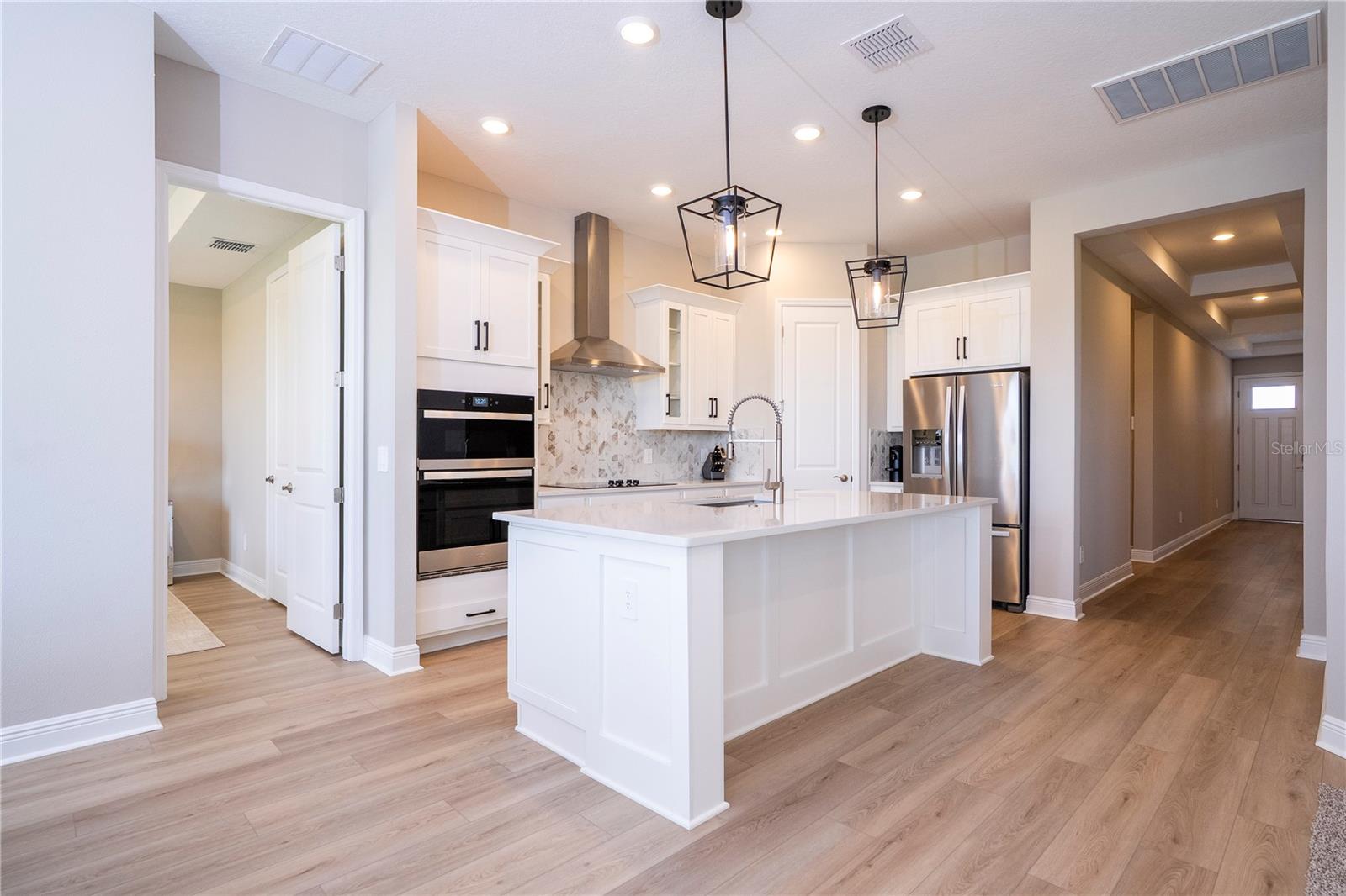 Image 18 of 95 For 16489 Silver Brook Way