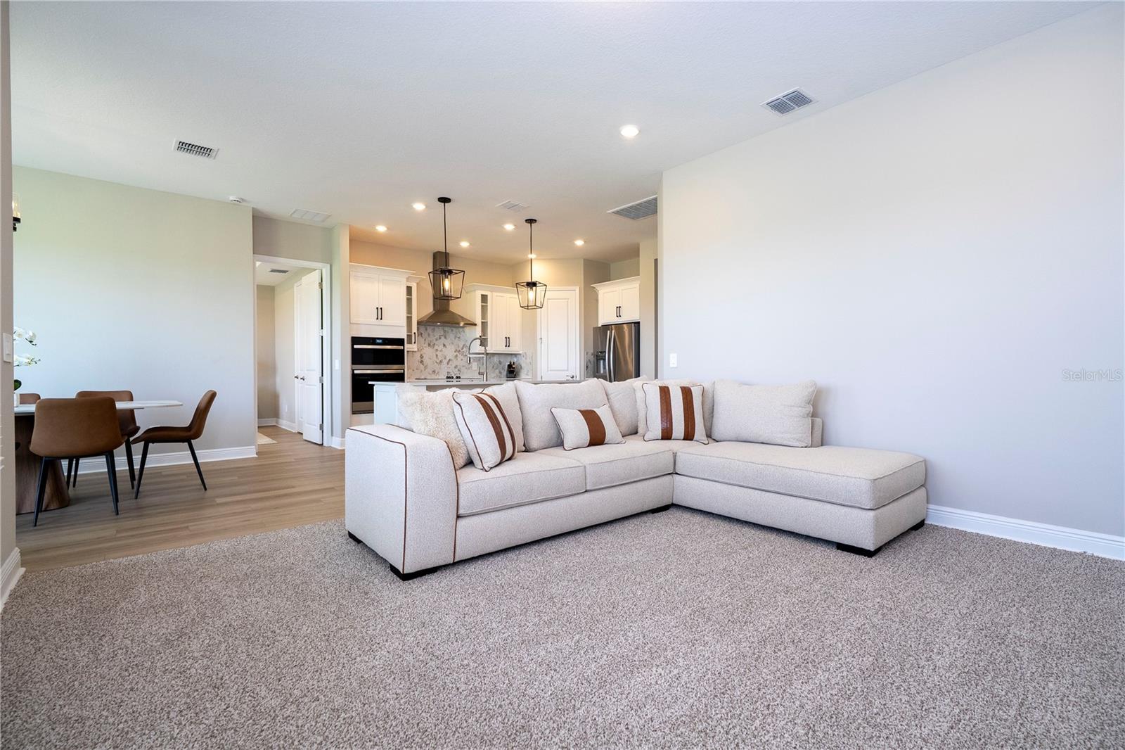 Image 22 of 95 For 16489 Silver Brook Way