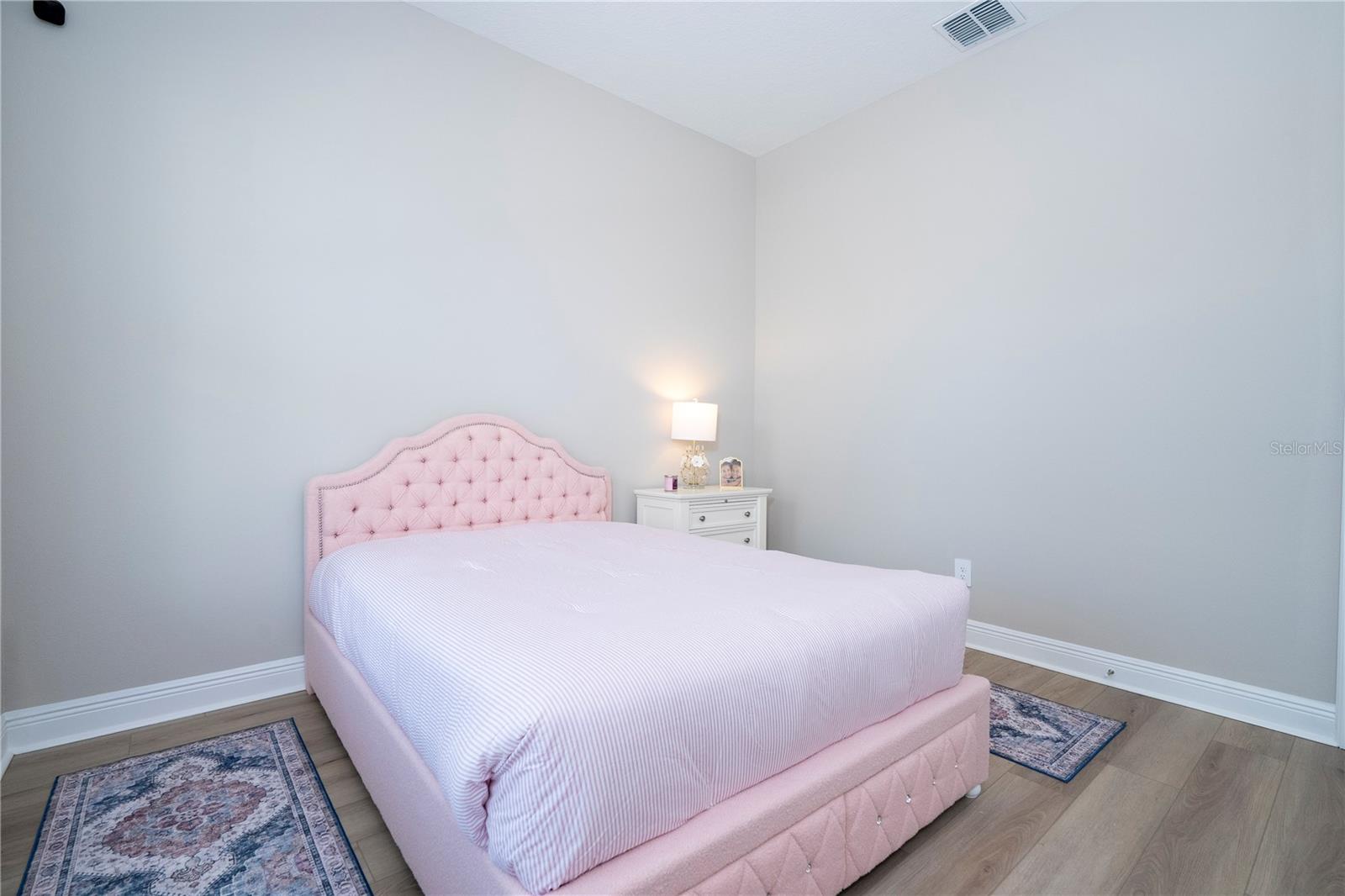 Image 33 of 95 For 16489 Silver Brook Way