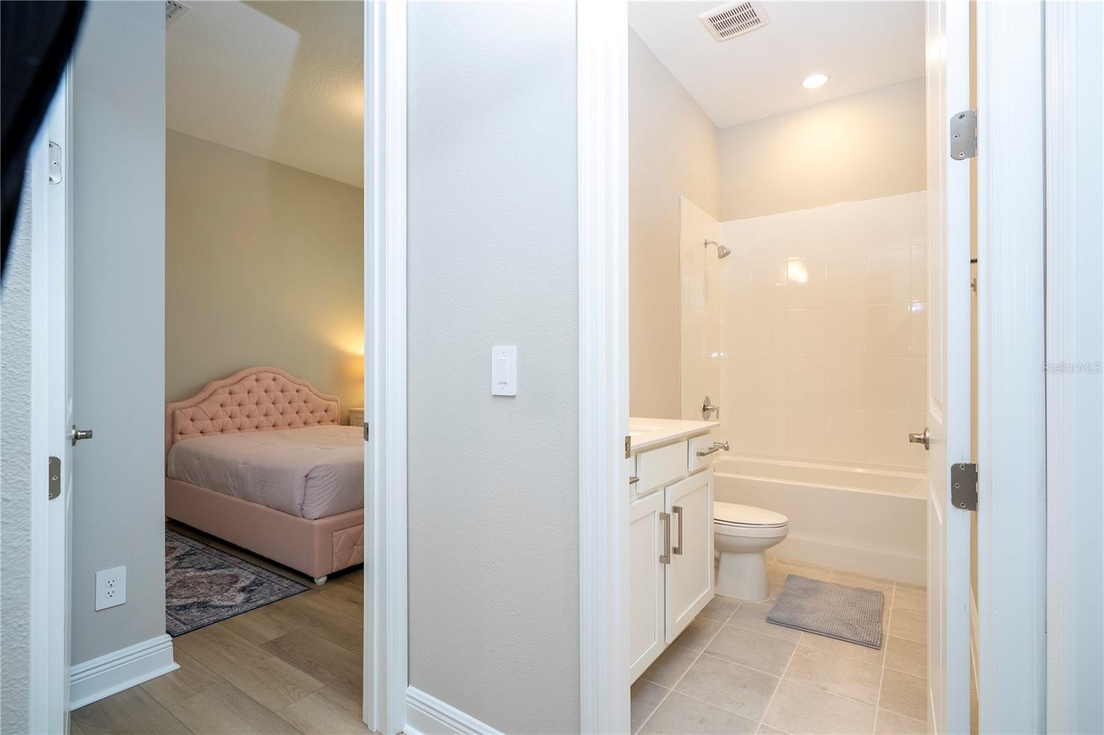 Image 37 of 95 For 16489 Silver Brook Way