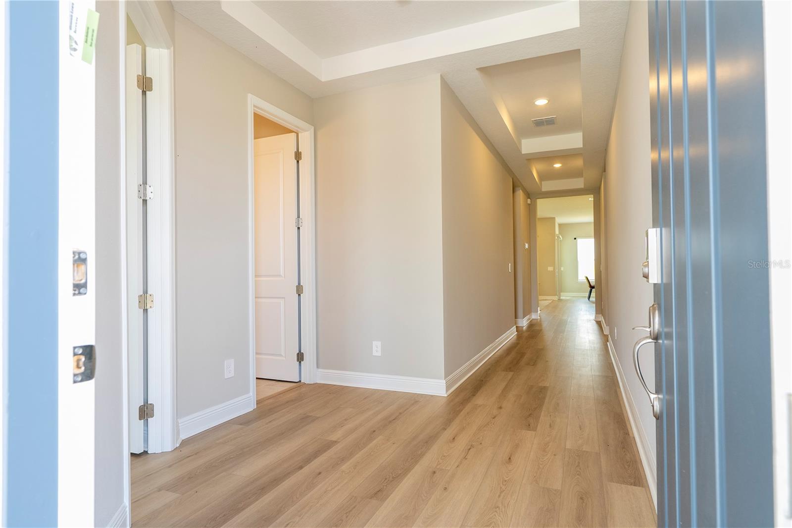 Image 5 of 95 For 16489 Silver Brook Way