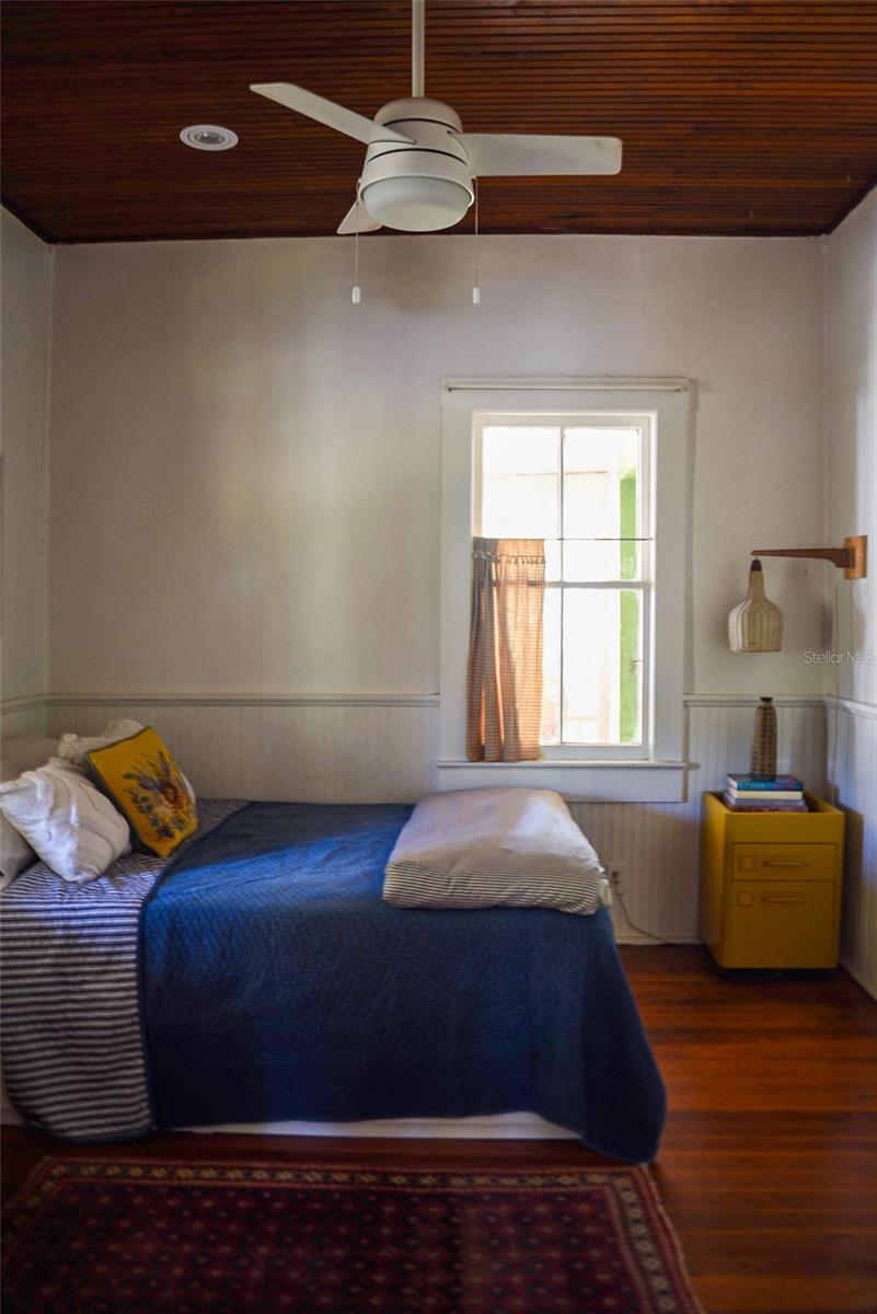 Image 7 of 43 For 748 Florence Avenue