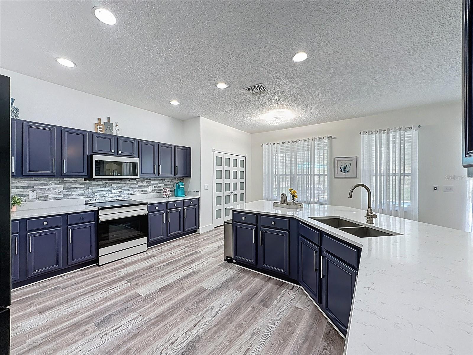 Image 12 of 51 For 8518 La Isla Drive
