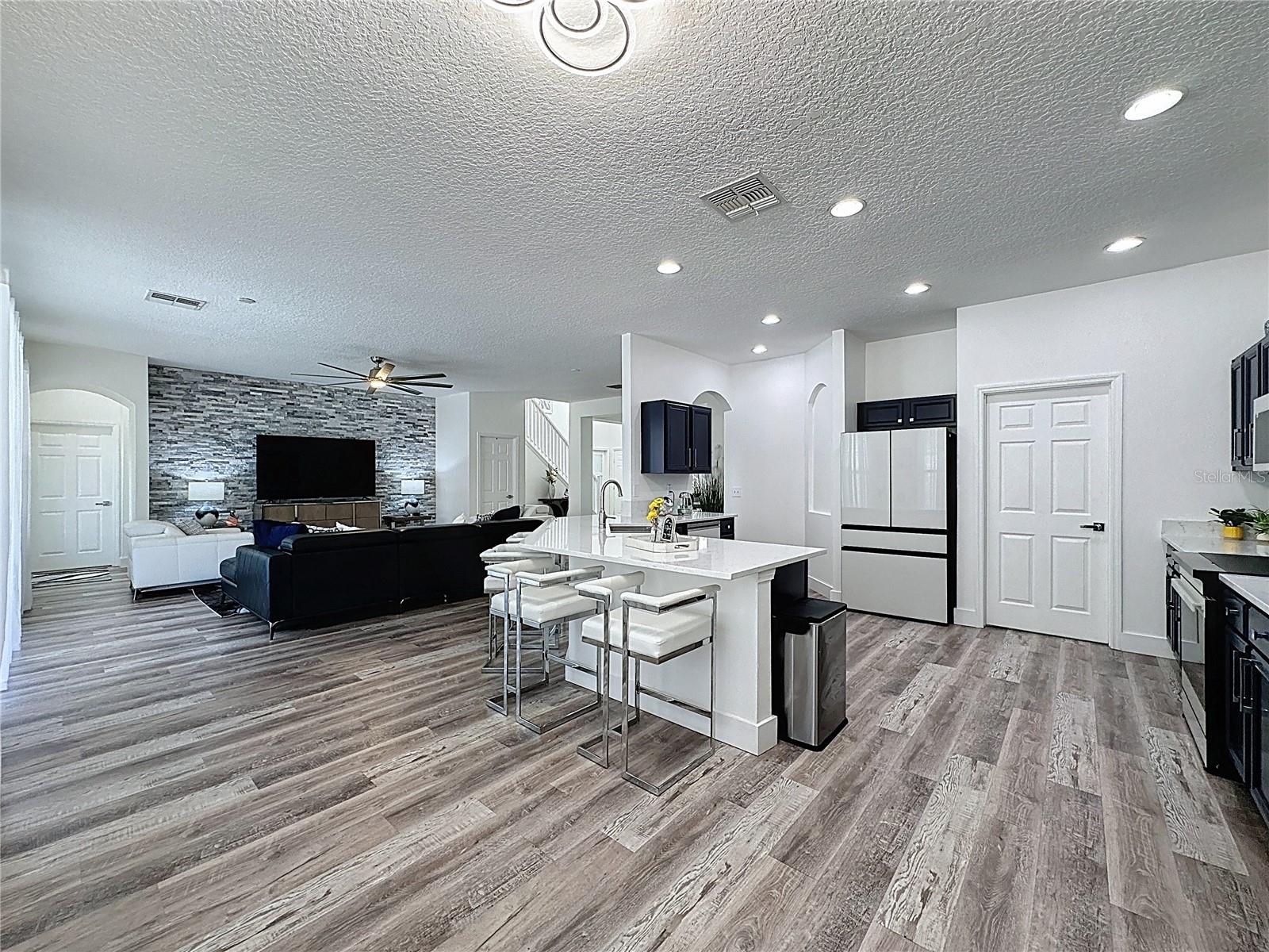 Image 16 of 51 For 8518 La Isla Drive