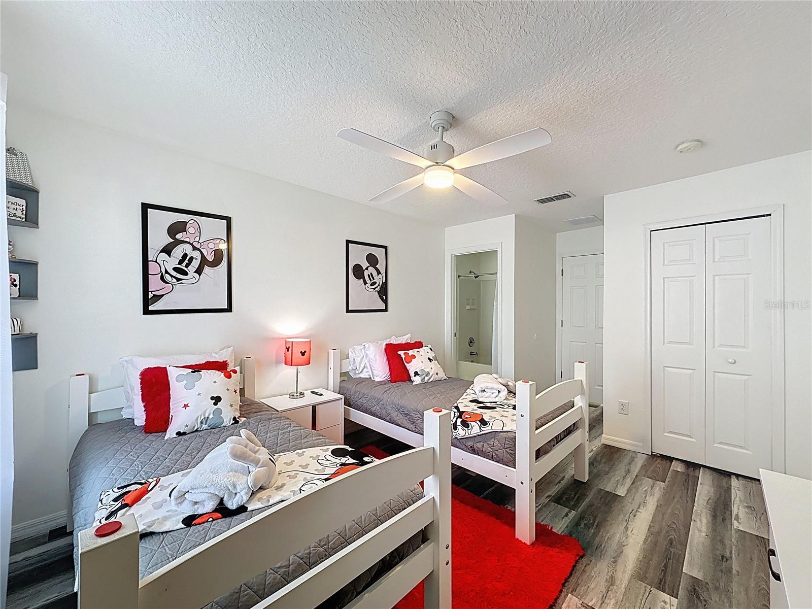 Image 23 of 51 For 8518 La Isla Drive