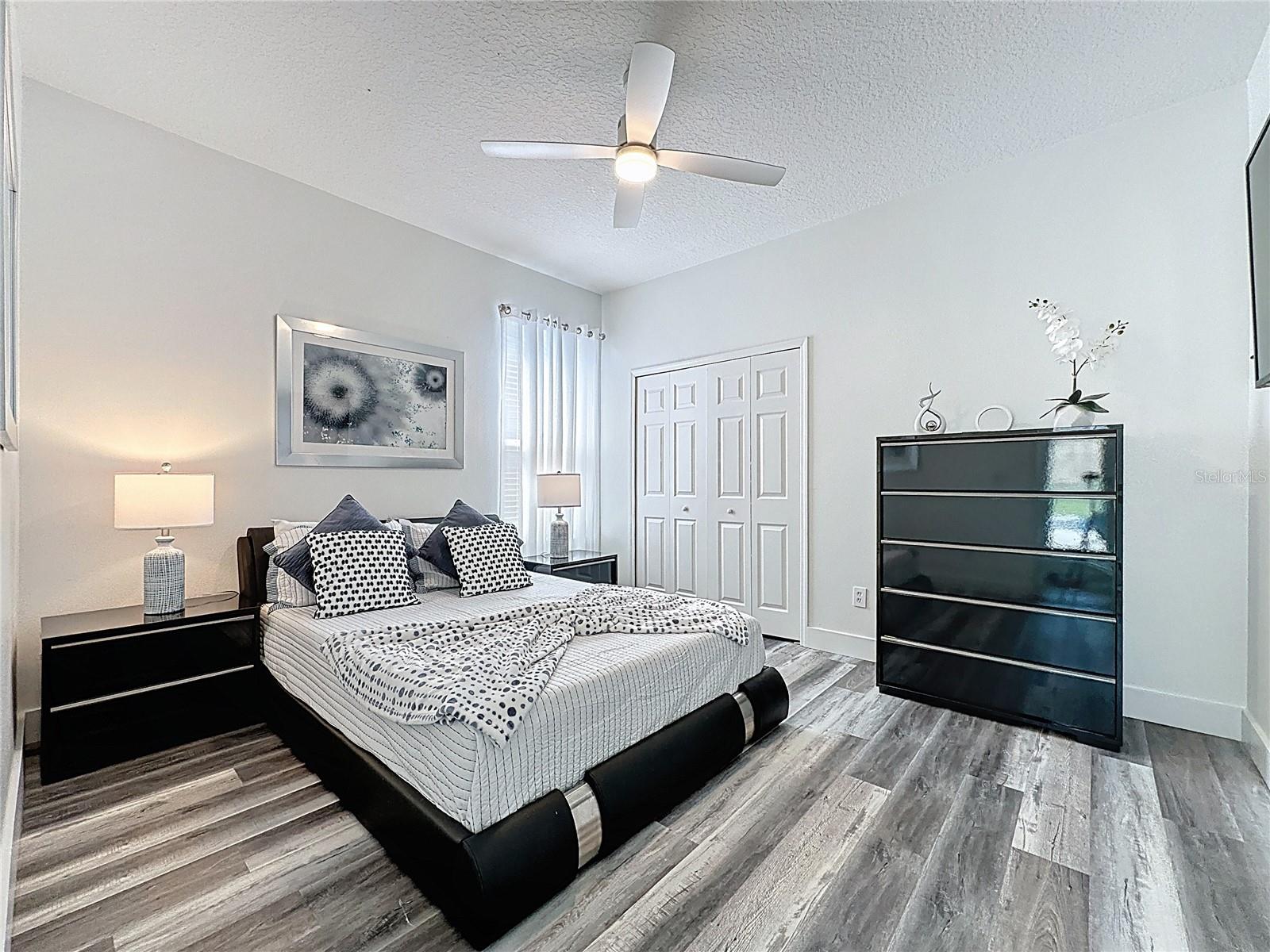 Image 37 of 51 For 8518 La Isla Drive