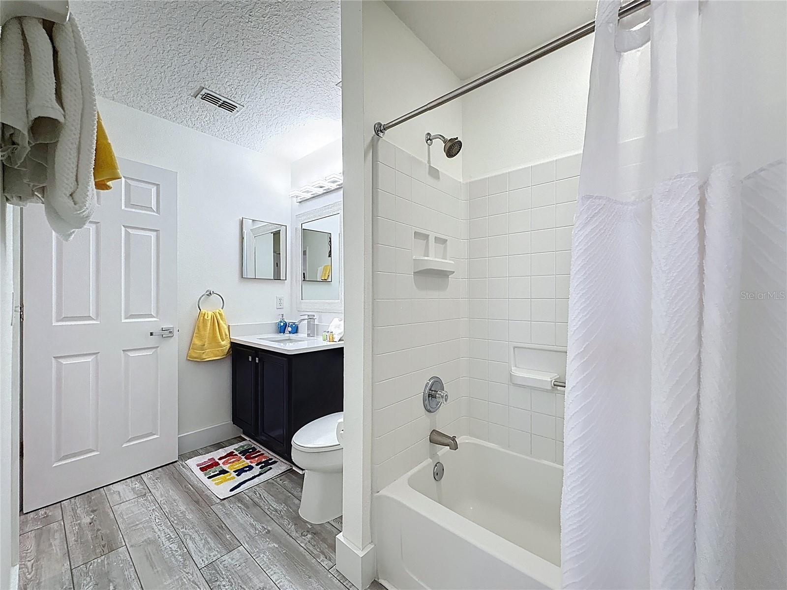 Image 40 of 51 For 8518 La Isla Drive