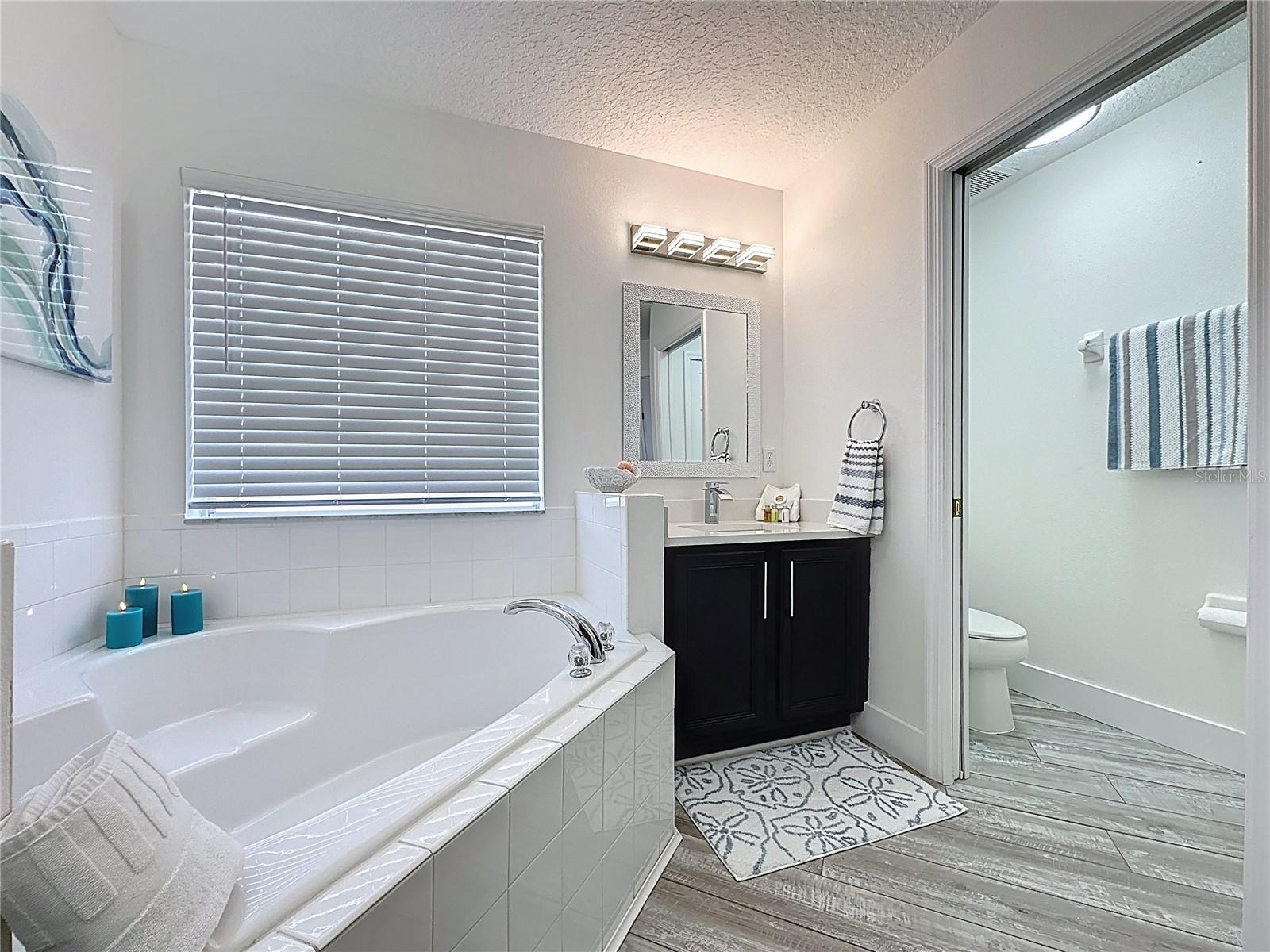 Image 46 of 51 For 8518 La Isla Drive