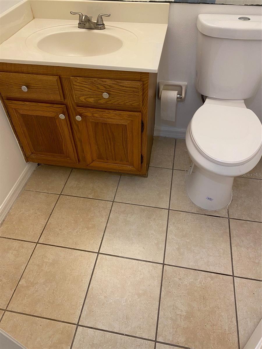 Image 12 of 22 For 724 Barrington Circle