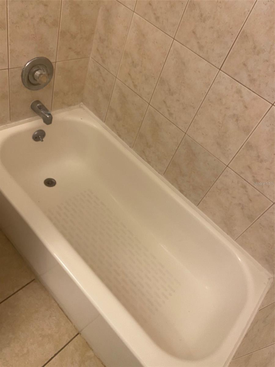 Image 13 of 22 For 724 Barrington Circle