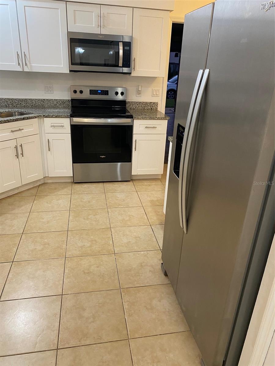 Image 16 of 22 For 724 Barrington Circle