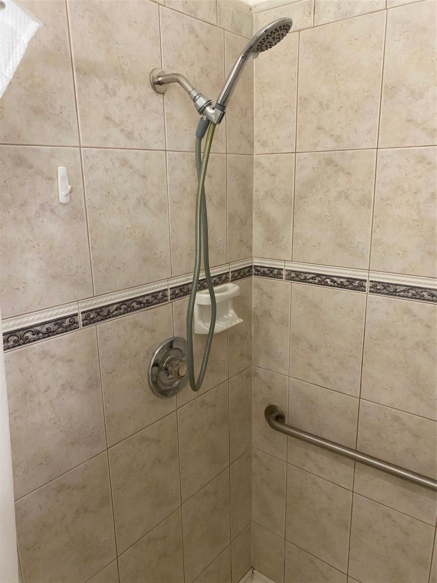 Image 21 of 22 For 724 Barrington Circle