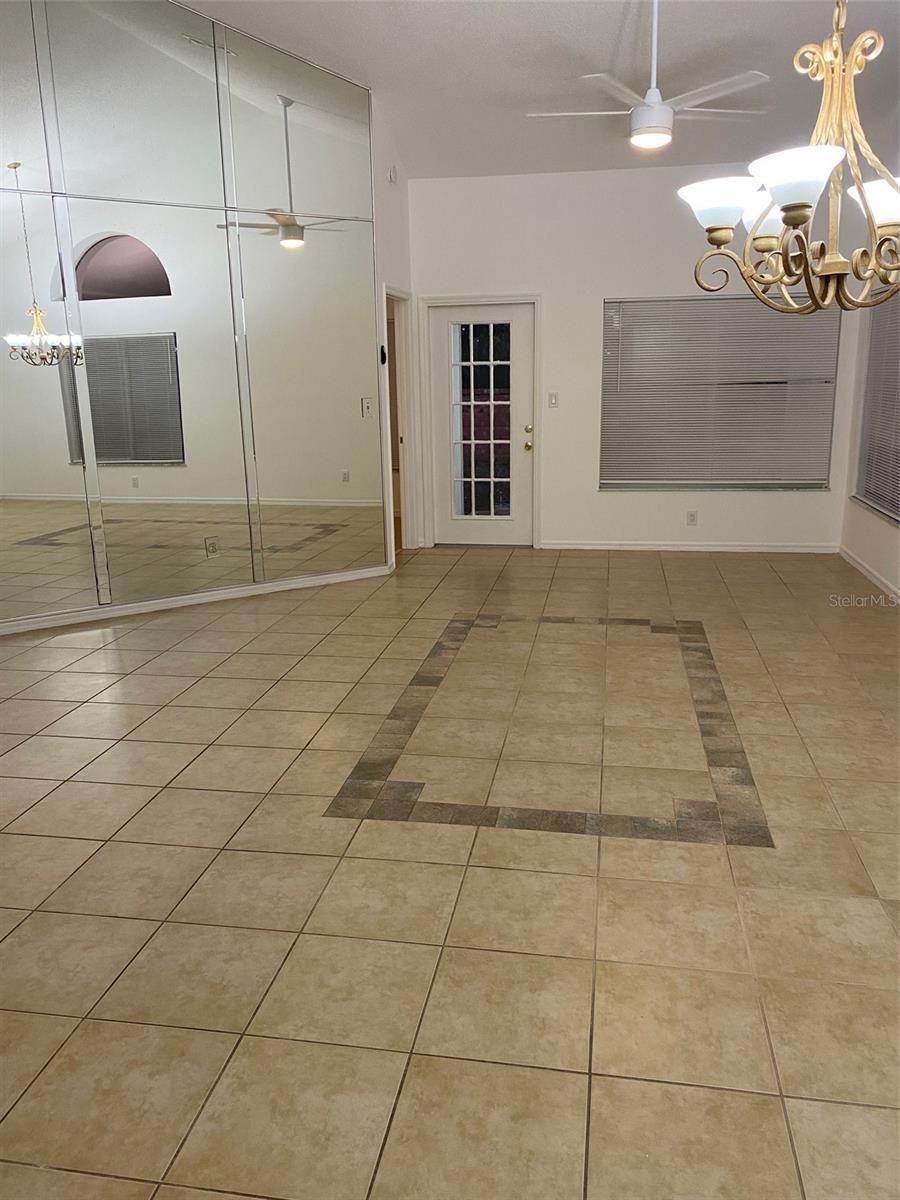 Image 9 of 22 For 724 Barrington Circle